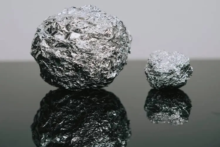 بازار جهانی فلزات غرق در ابهام