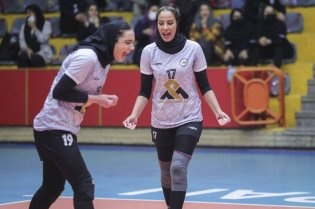 پیروزی بانوان ذوبآهن در لیگ برتر والیبال