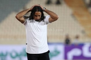 فرزاد حسینخانی در آستانه برکناری