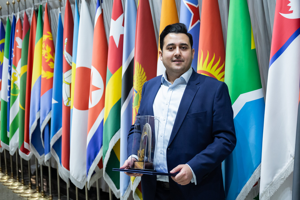 نایب رییس گروه صنعتی پارس ساختار مدیر نمونه جوان کشور شد