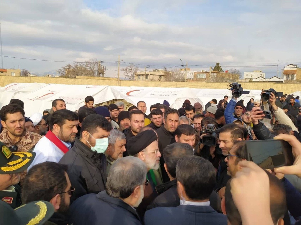 دولت همه توان خود را برای حل مشکلات مناطق زلزلهزده به کار خواهد گرفت