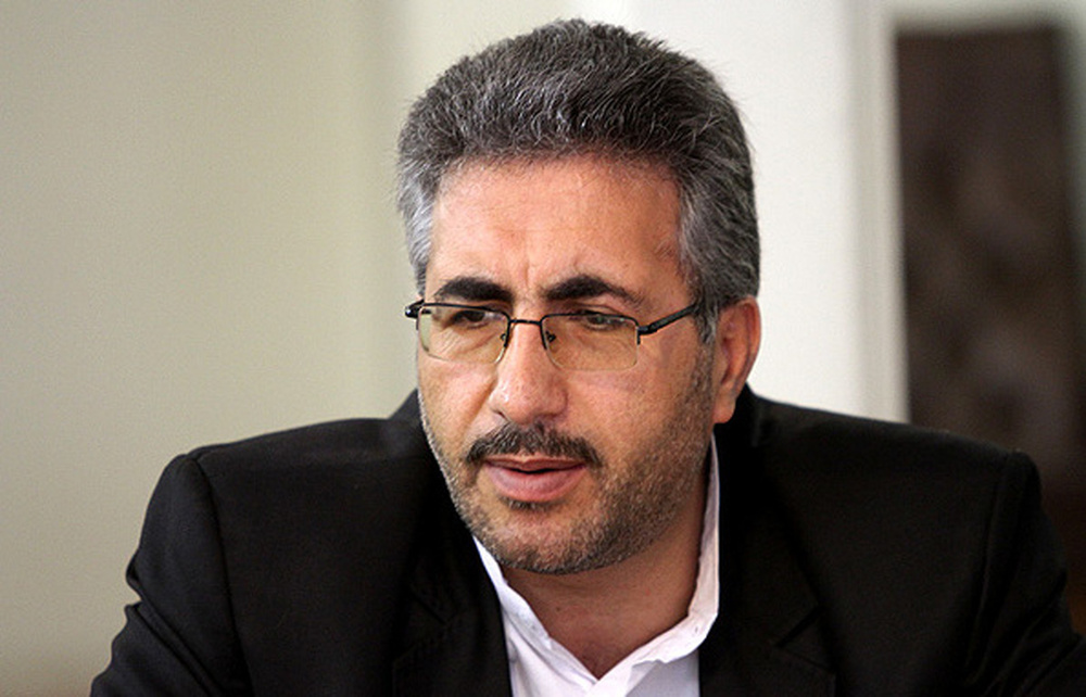 عرضه خودرو دربورس قابل دفاع نیست