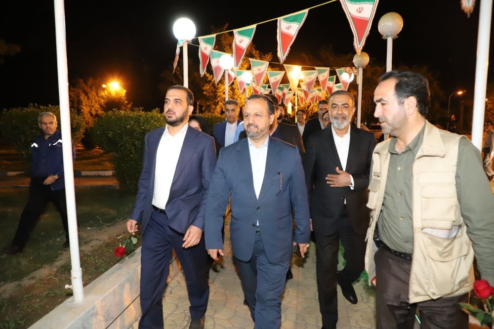 بازدید وزیر اقتصاد از شرکت گروه ملی صنعتی فولاد