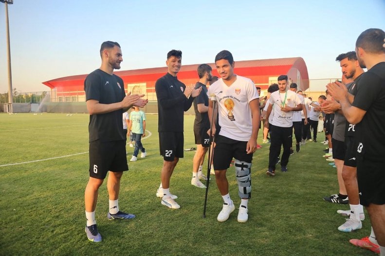 بزرگسالان فولاد برای قهرمانان جوان تونل زدند