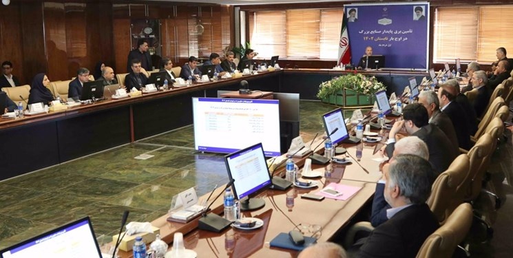 همفکری وزیر نیرو با نماینده 54 صنعت برای حل مشکل برق