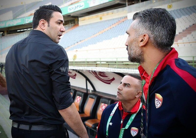 جلسه سرمربی سابق فولاد و حجت کریمی بیرون از باشگاه استقلال!