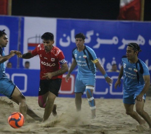 فولاد و شهرداری فردا دربی بندرعباس را برگزار میکنند