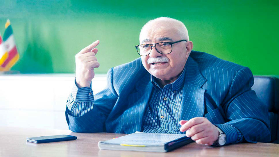 نبود استراتژی توسعه صنعتی، منابع ارزی کشور را به هدر داده است