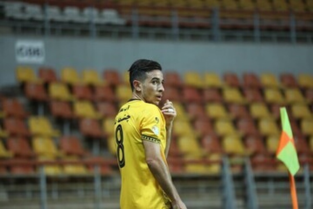 استقلال، ستاره پرسپولیس را ربود