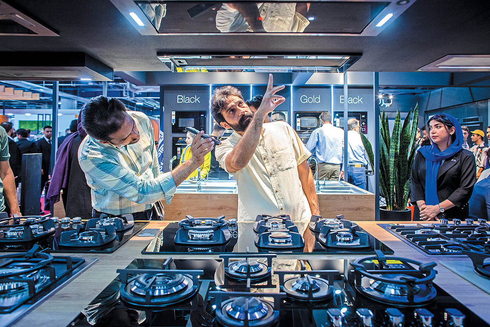 شرکتهای خارجی به جای «نوآوری» انواع فرغون را در رویداد تهران عرضه کردند/ جنس چینی در نمایشگاه ساختمان