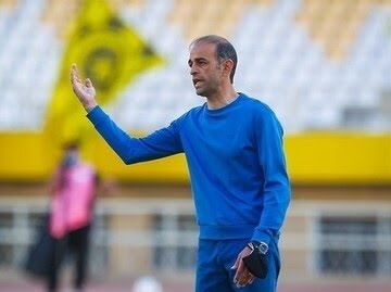 مربی سپاهان جواب مثبت به صنعت نفت می‌دهد؟