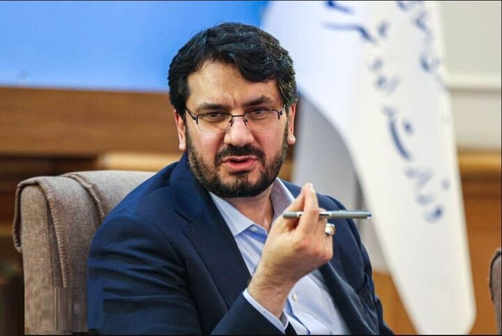 وزیر راه اظهارات عده‌ای درباره عرضه فولاد وسیمان در بورس را شوخی دانست/ می‌توانستیم مانند دولت قبل بگوییم مسکن به ما چه!