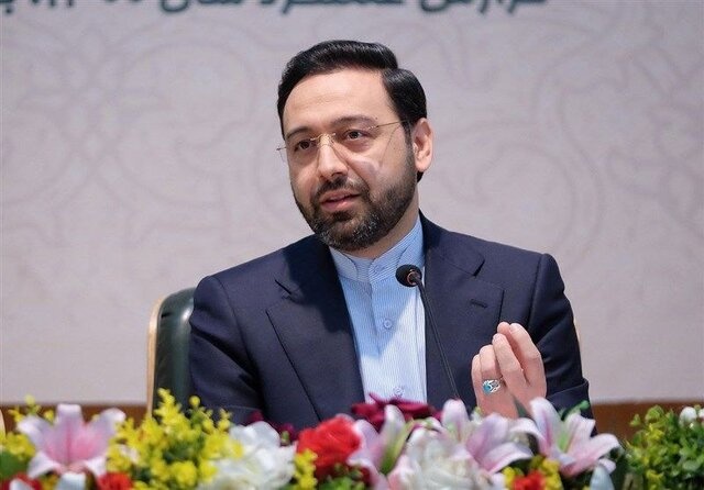 واگذاری سهام ایران خودرو و سایپا موانع قانونی دارد