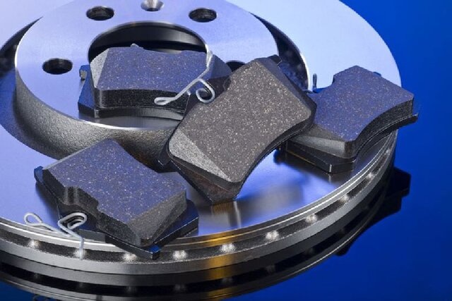 ۱۰ هزار لنت تقلبی در تهران کشف شد