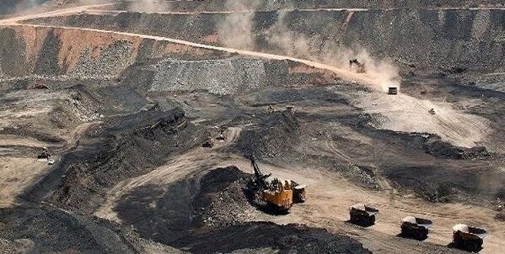 حاکمیت به حقوق دولتی معادن نگاه درآمدی نداشته باشد/ سنگ و معدن می‌توانند جای نفت را بگیرند