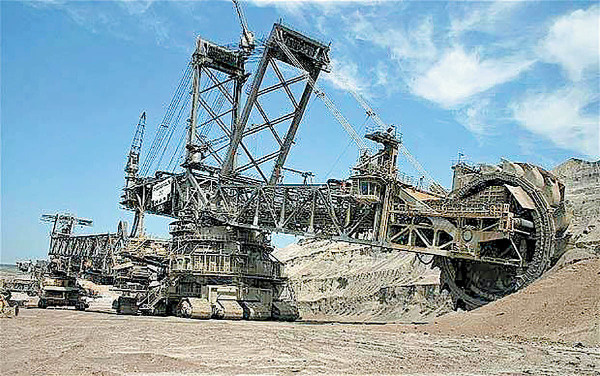 دلالی با مجوز واردات ماشین آلات معدنی