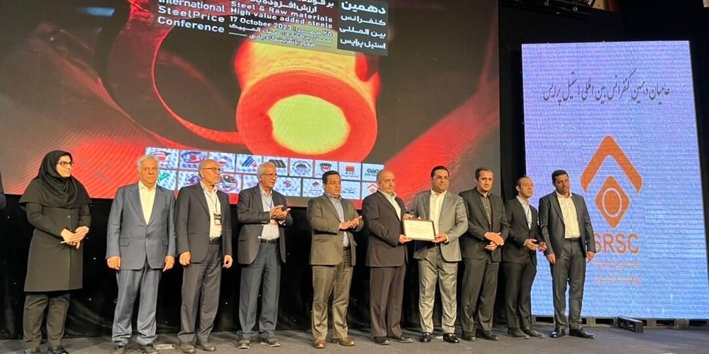 مدیرعامل فولاد غدیر نیریز مرد سال فولاد ایران شد
