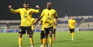 برد پرگل سپاهان مقابل آلمالیق/ صدرنشینی با درخشش رضائیان