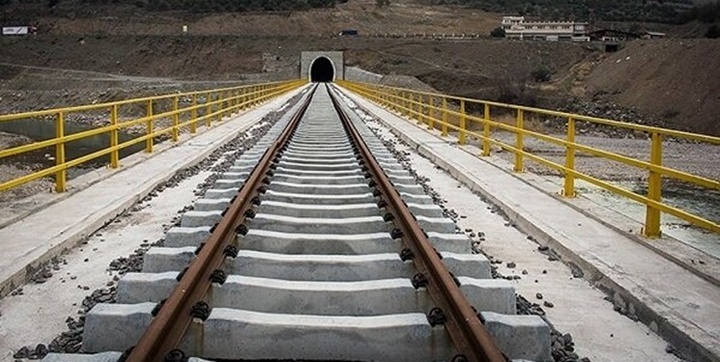 پروژه اتصال راه‌آهن سنندج به مرز باشماق و عراق آغاز شد