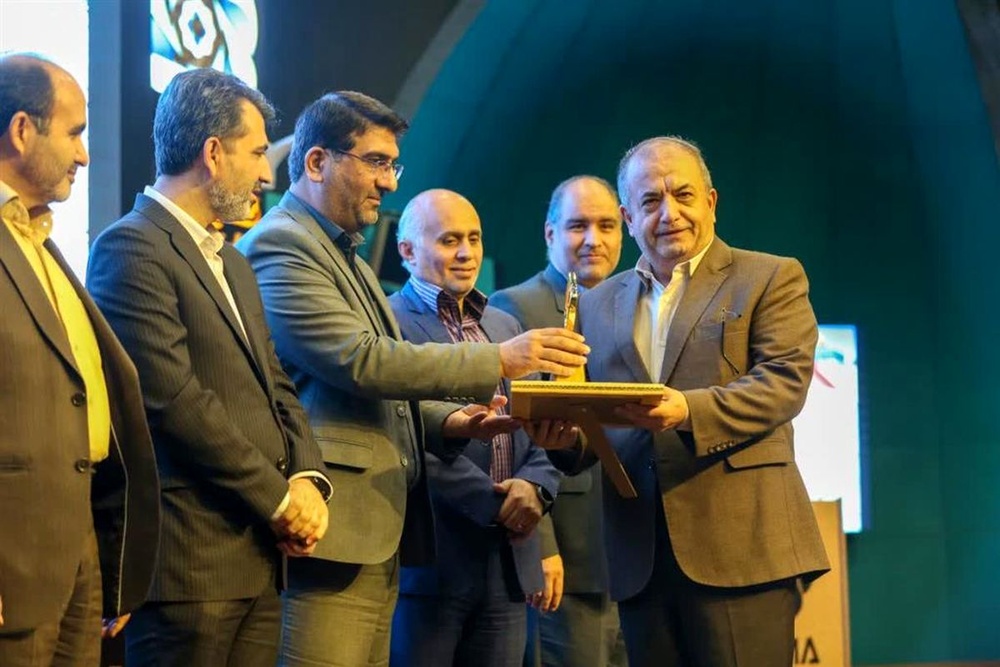 ذوب آهن اصفهان تندیس واحد نمونه استاندارد را دریافت کرد