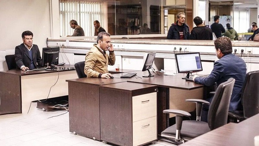 دورکاری یک سوم کارمندان تهرانی در روز چهارشنبه لغو شد/ فردا تمامی کارکنان باید در محل کار حضور داشته باشند!