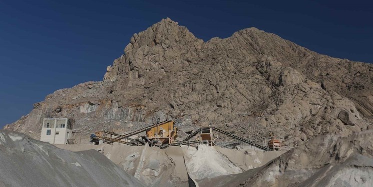 مجوز برداشت از معدن شن و ماسه برای شهرداری خرمآباد صادر شد