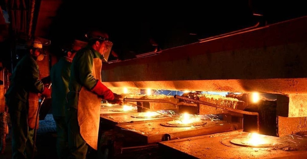 رکورد ذوبگیری مداوم ایستگاه اسلب فولاد خوزستان شکسته شد