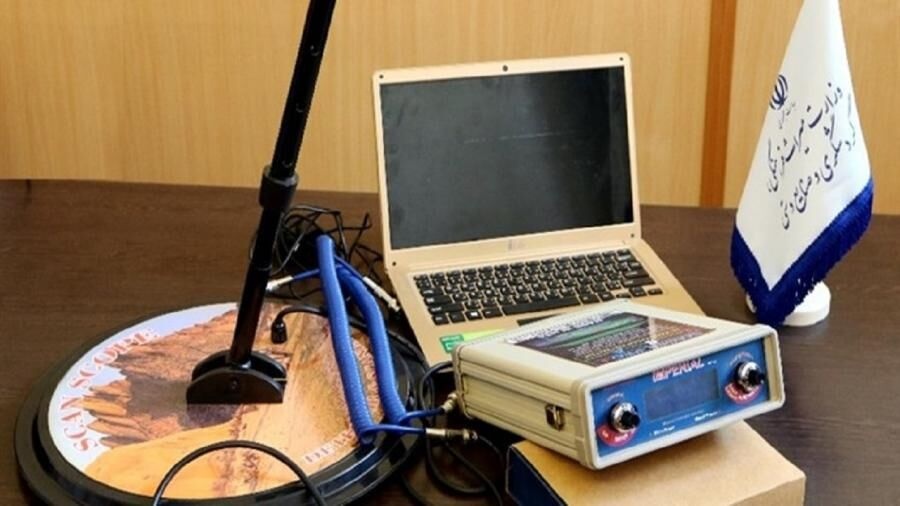 کشف و ضبط یک دستگاه فلزیاب در کامیاران/ ٢ متهم دستگیر شدند