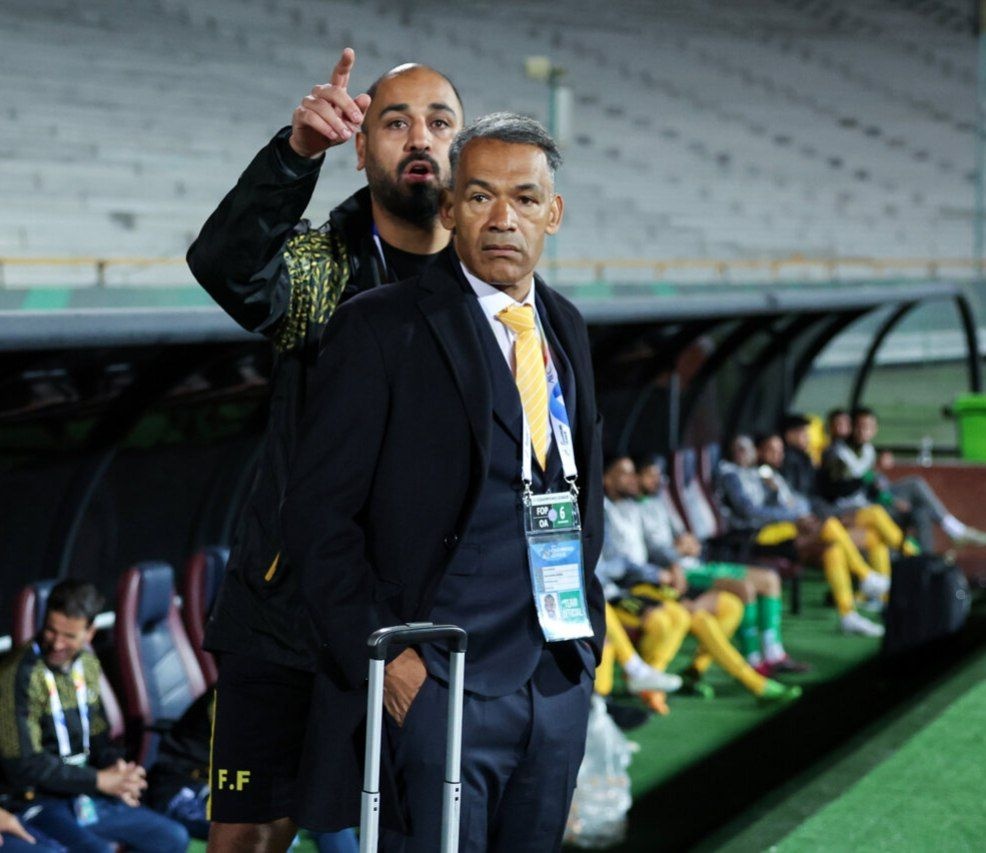 سرمربی سپاهان: یک فصل دیگر قرارداد دارم