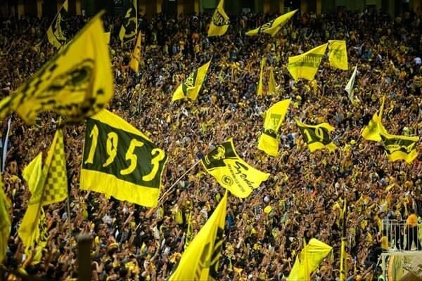 سپاهان و فولاد فردا ساعت ۱۵ به مصاف هم می روند