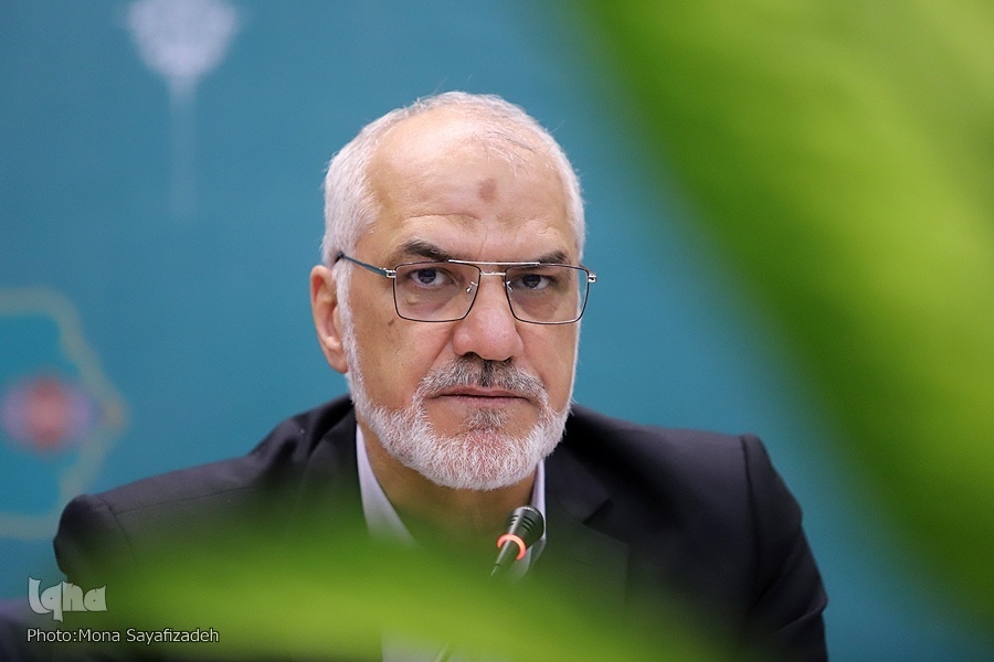 استاندار خوزستان از گروه ملی فولاد حمایت کرد / انتظار شما نباید اندازه فولاد اکسین باشد