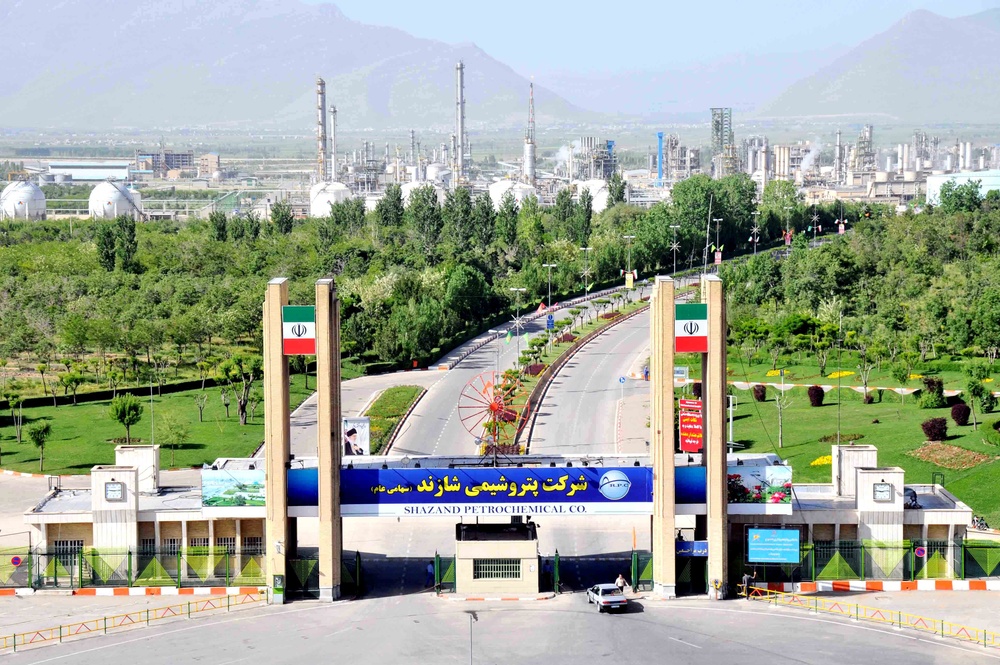 عرضه ۵۱.۳۲ درصد از سهام شرکت پتروشیمی شازند در بورس