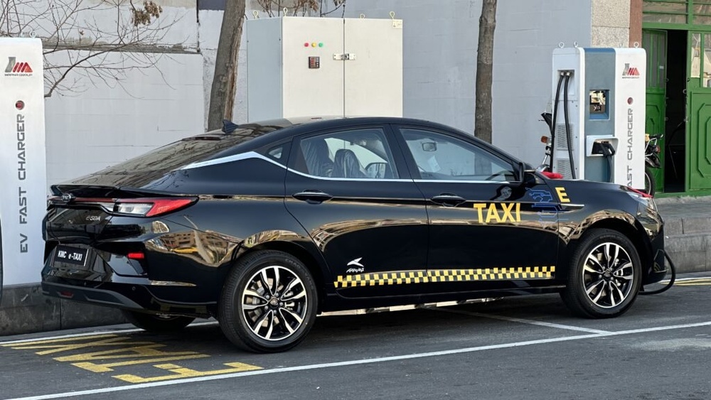 پرداخت یارانه ۵۰۰ میلیون تومانی برای خرید خودورهای برقی به رانندگان تاکسی