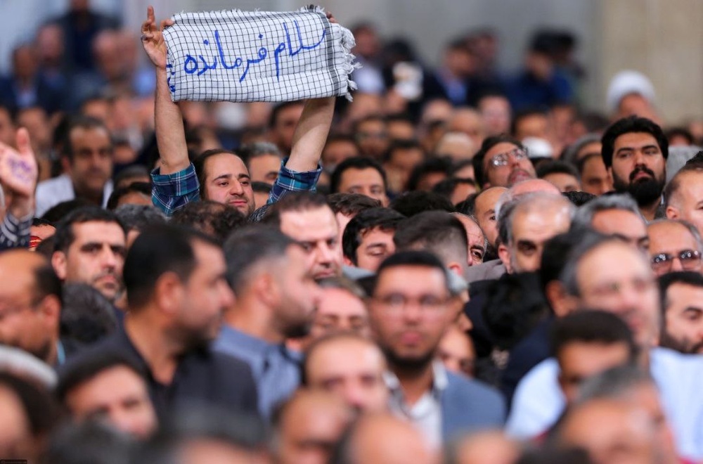 دیدار کارگران با رهبر انقلاب در روز کارگر