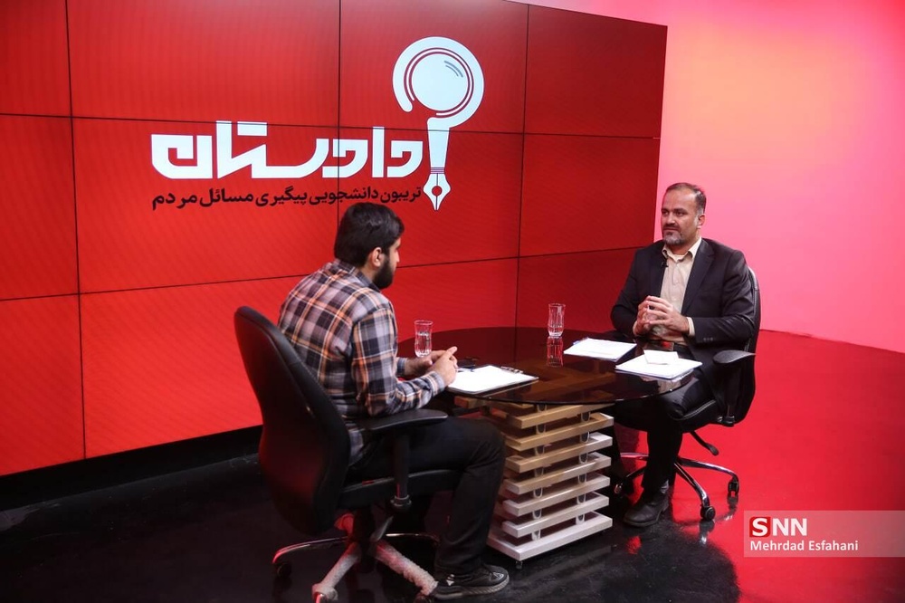 قرارداد پیمانکاری در گروه ملی فولاد تخلف قانونی است