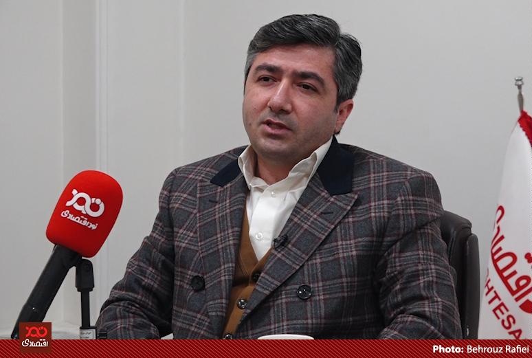 به تشکلهای بخش خصوصی نگاه امنیتی دارند