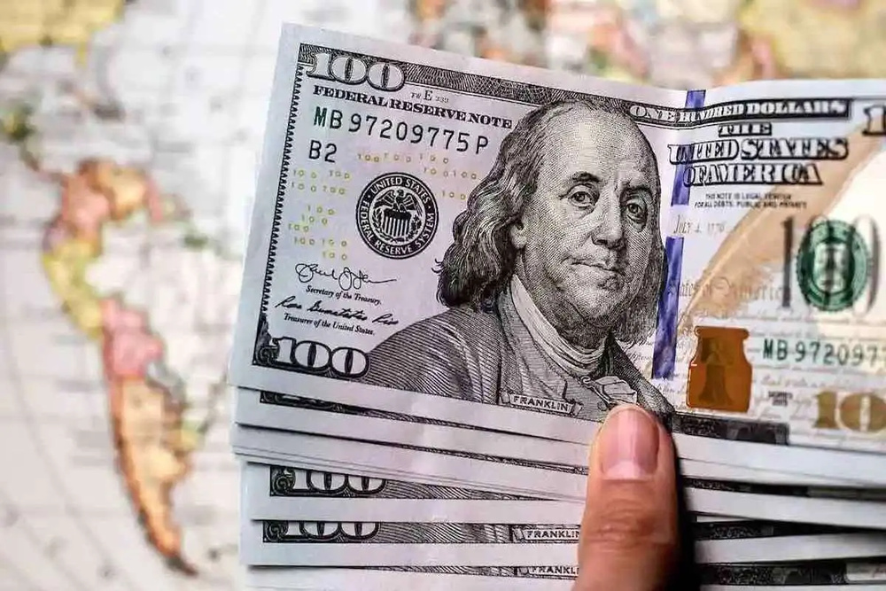 وضعیت دلار در پی حملات اسرائیل به ایران / انتظار کاهش محسوس نرخ دلار و رونق بازار سهام