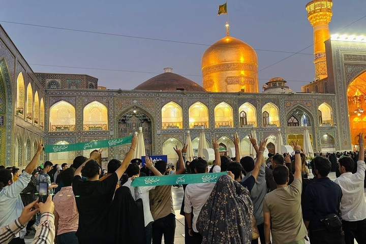 تصویر جشن بامدادی ستاد پزشکیان در حرم امام رضا