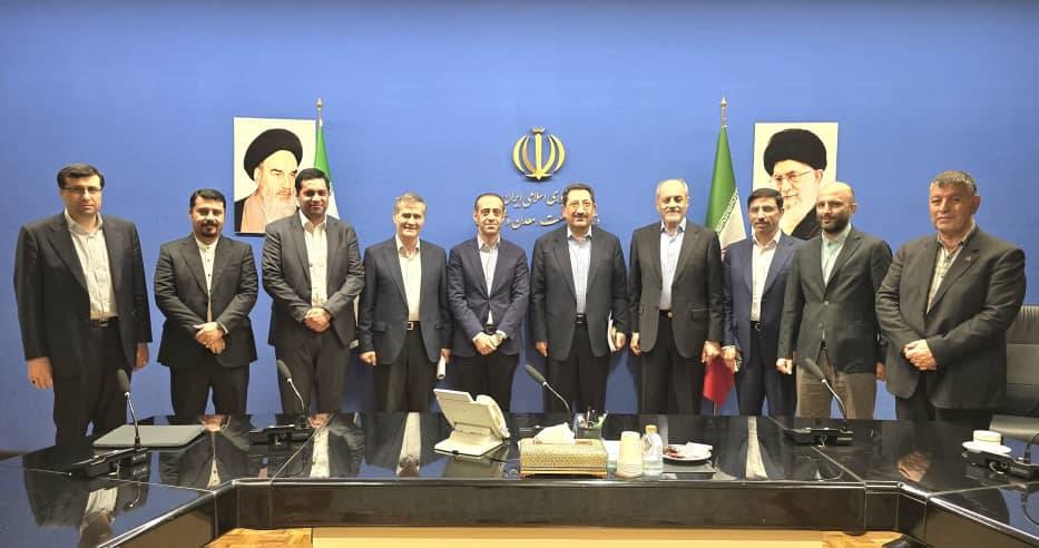 تشکلها مسئولانه و با نگاه ملی وارد میدان شوند/ توسعه صادرات اولویت اصلی دولت چهاردهم است