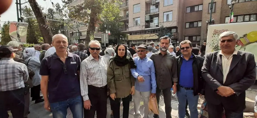 تجمع بازنشستگان فولاد مقابل نهاد ریاستجمهوری/ مشکلاتمان حل نشد