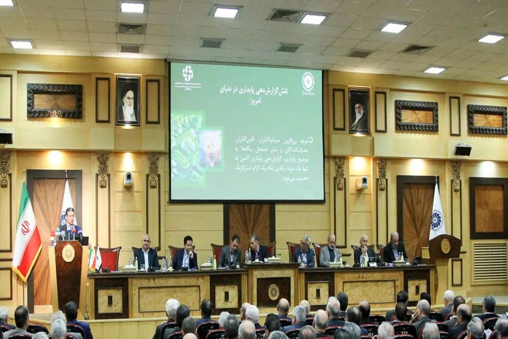 احرامیان: صنعت فولاد ۲.۵ میلیارد دلار خسارت از قطعی برق و گاز میدهد!