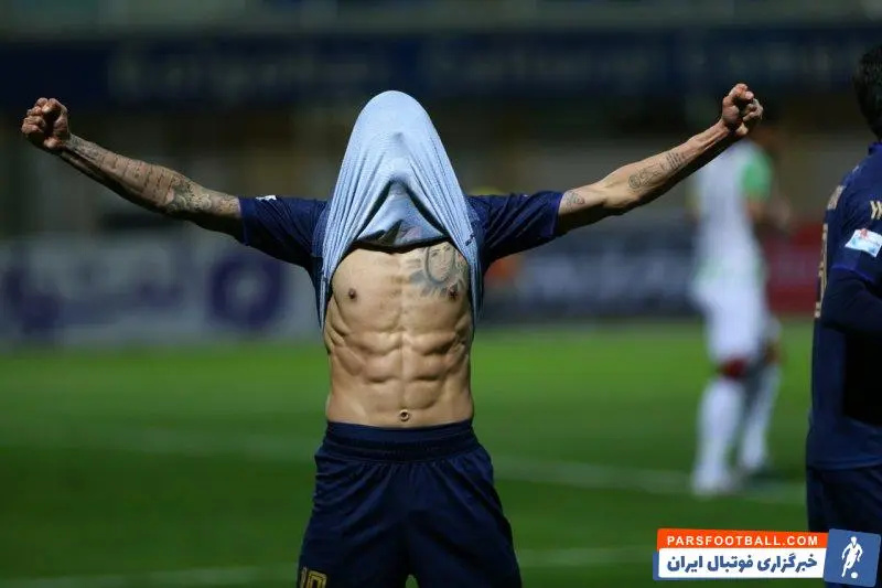 ستاره گل گهر با این خوشحالی دیدار با تراکتور ا از دست داد + عکس