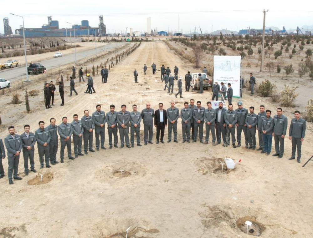 همکاری فولادیها و مسئولان محلی سیرجان در طرح جنگلکاری توسعه آهن و فولاد گلگهر