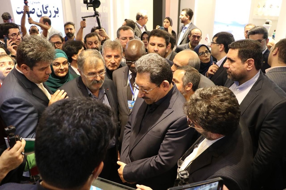 بازدید وزیر صمت از غرفه فولاد خوزستان در افتتاحیه ایران اکسپو ۲۰۲۵