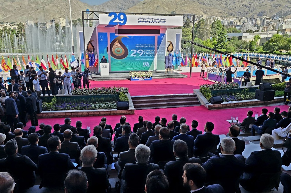 آغاز به کار بزرگترین نمایشگاه نفت و گاز ایران با حضور وزیر نفت